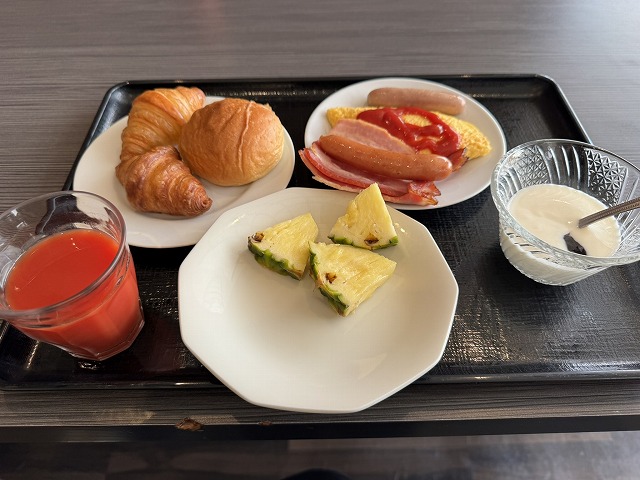 朝食