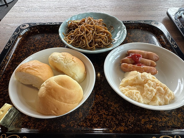 朝食
