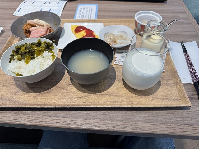 朝食