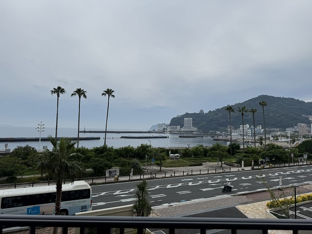 翌朝